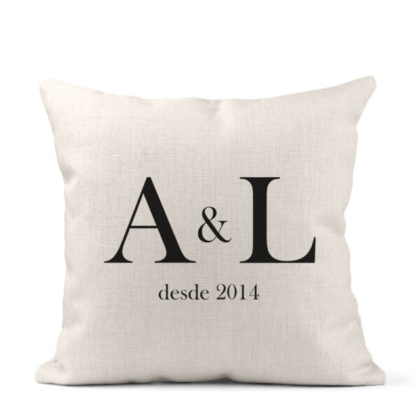 COJÍN PERSONALIZADO INICIALES PAREJA