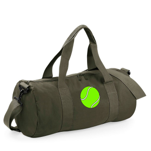 PELOTA EN LA PARTE DELANTERA DE LA BOLSA Y NOMBRE EN LA PARTE DE ATRÁS