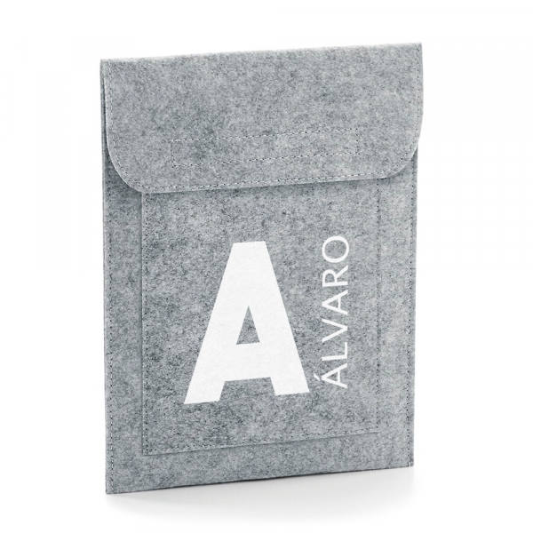 FUNDA TABLET PERSONALIZADA FIELTRO INICIAL NOMBRE AL LADO