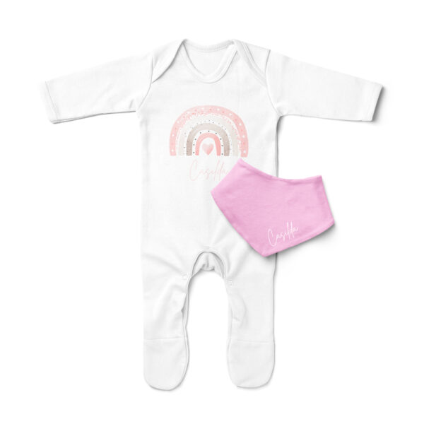 CONJUNTO BEBÉ PERSONALIZADO PIJAMA Y BABERO BANDANA - Imagen 2