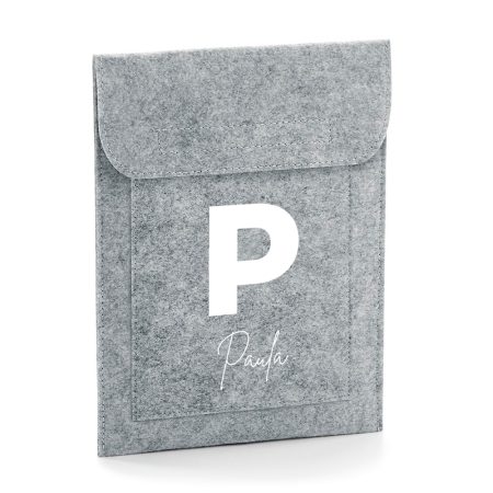 Funda-tablet-personalizada-fieltro-gris-inicial-firma