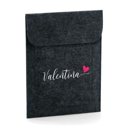 Funda-tablet-personalizada-fieltro-gris-oscuro-nombre-corazon